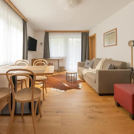 Hotel apartamentowy Hohenberger - Im Winter Tauernbad Und Sauna Inklusive - Kostenloses Bahnhofsshuttle Bei An- Und Abreise 4*
